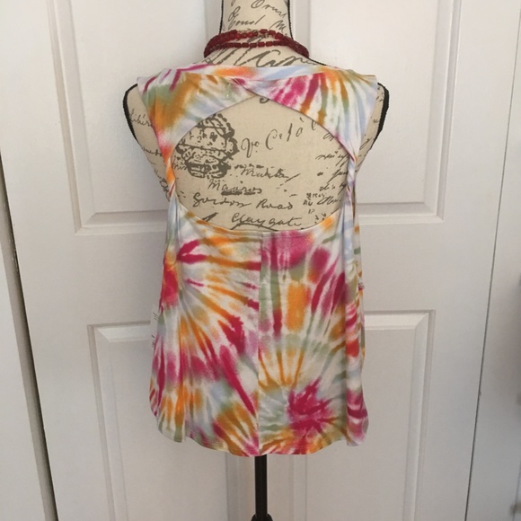 NWT! Tie-Dyed Twist Back Tank Top - Picture 6 of 8